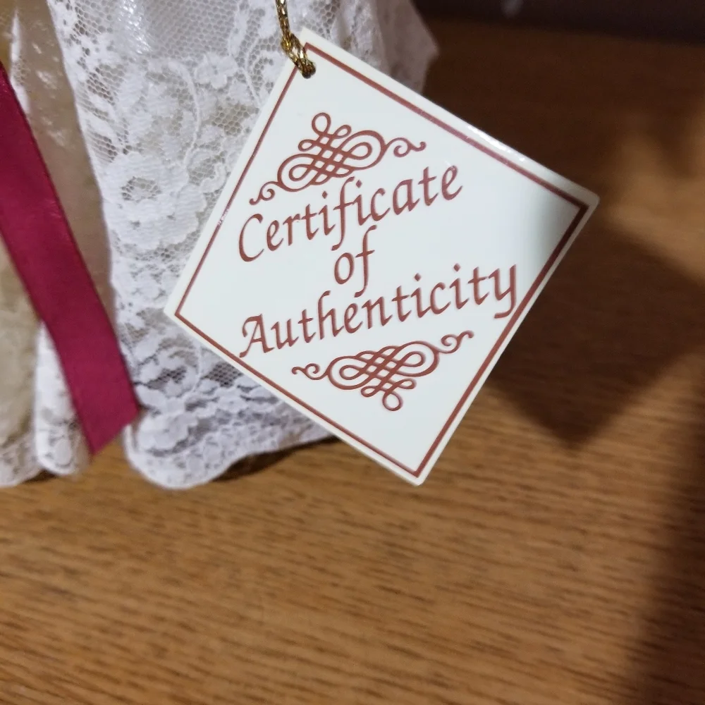 Porcelain  doll - Picture 3 of 8